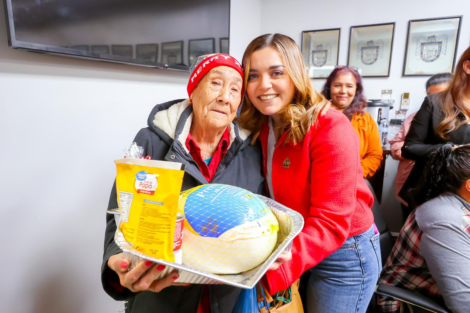 Pone en marcha regidora Michel García Arceo el programa “Navidad en tu Colonia”: Tijuana