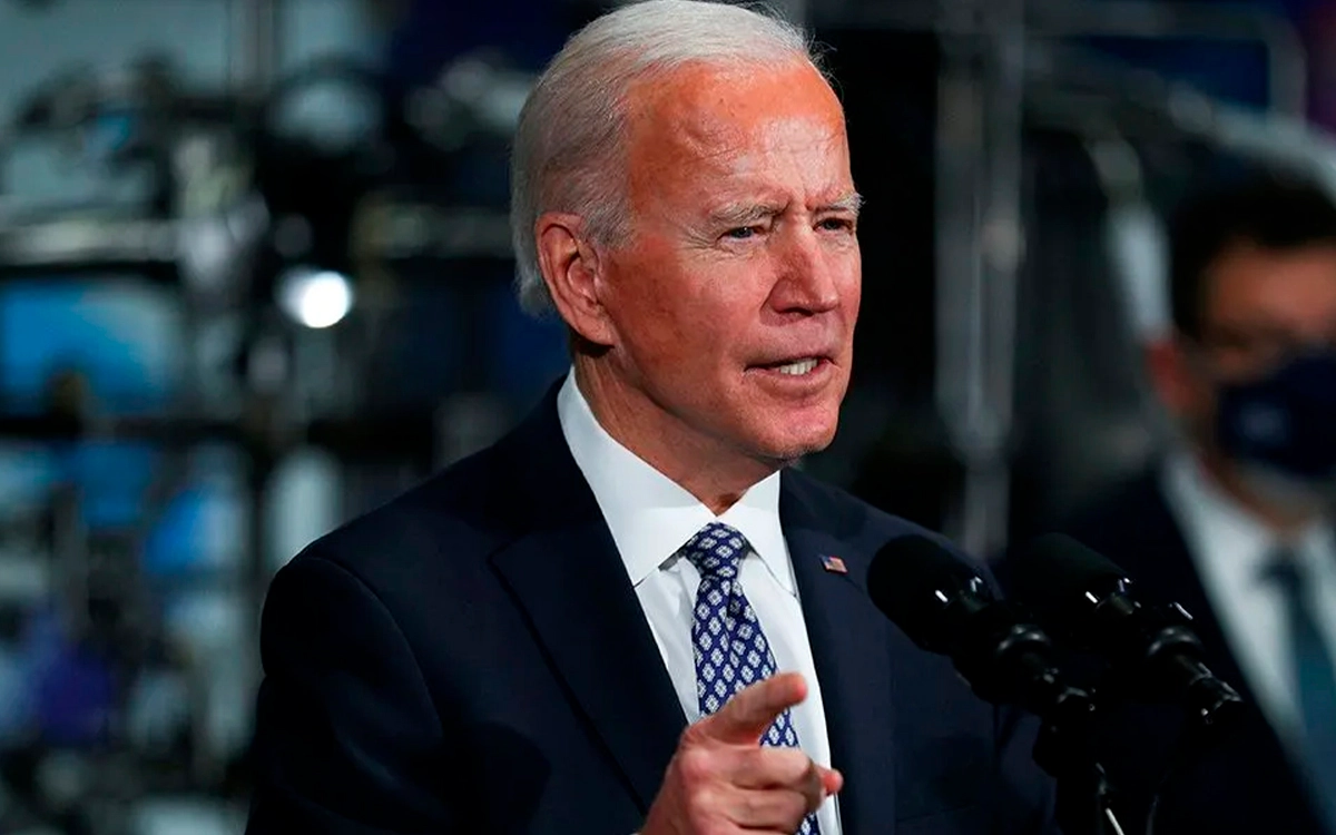 Joe Biden Meets with Republicans to Negotiate U.S. Debt