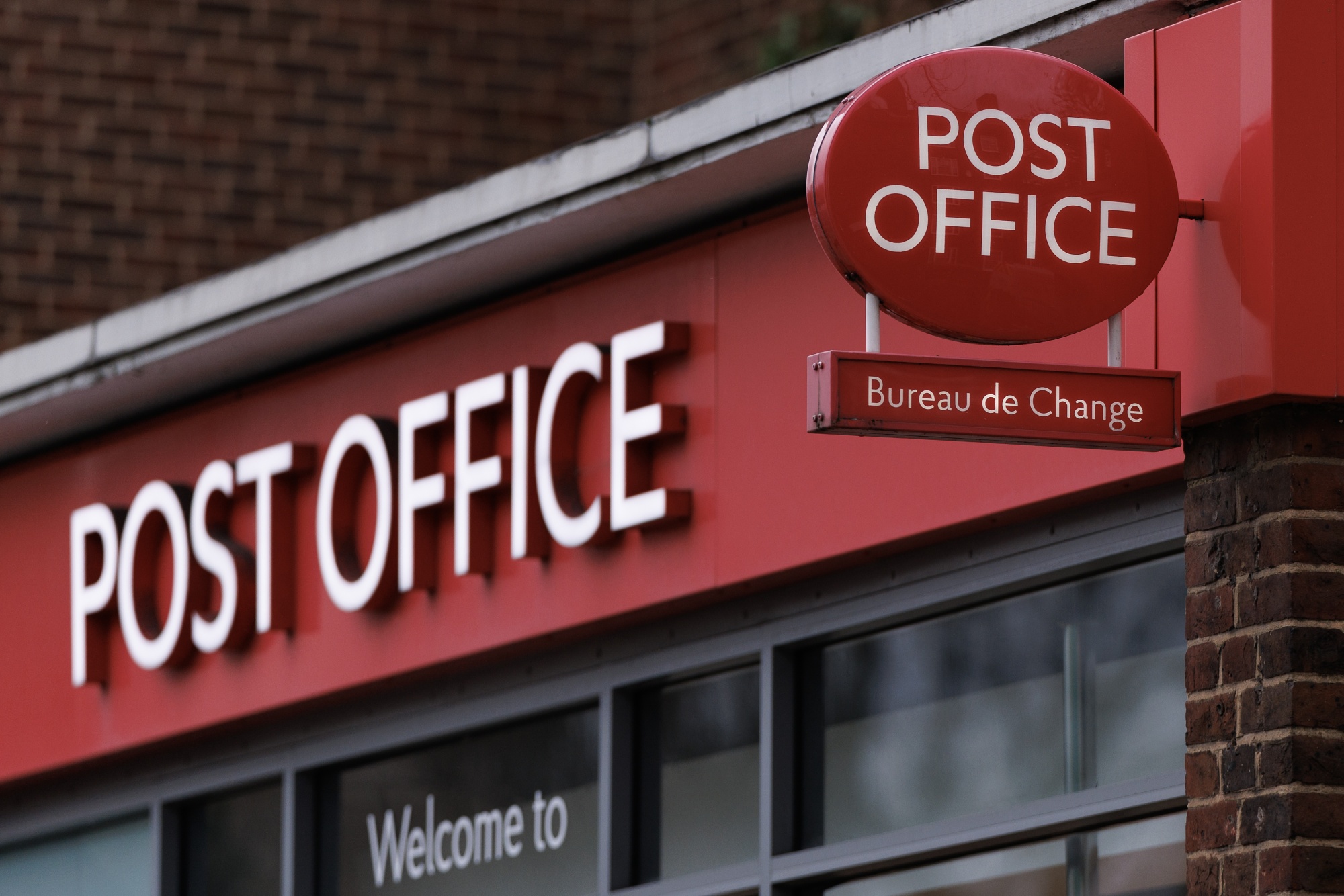 Reabre Reino Unido polémico caso de fraude postal por irregularidades