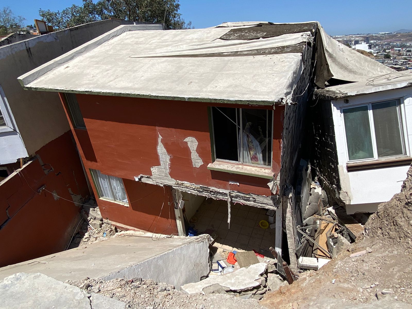 Seis casas más afectadas por deslizamiento en Montes Escandinavos