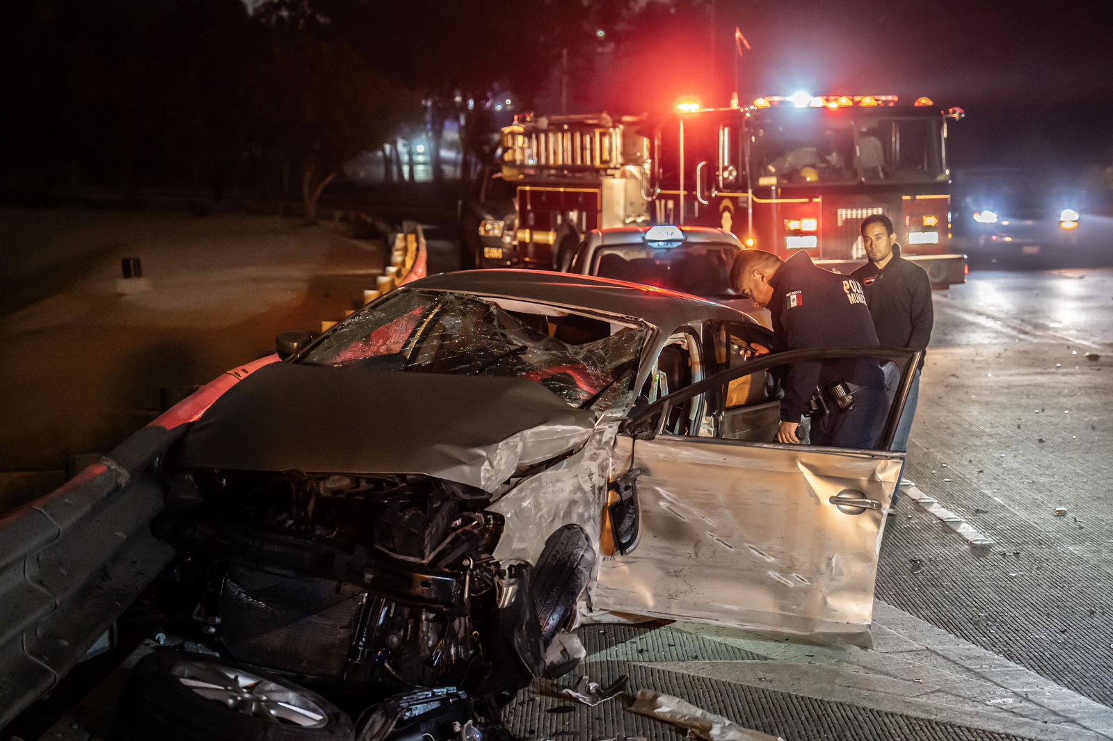 Conductor Bajo Efectos del Alcohol Colisiona con Taxi