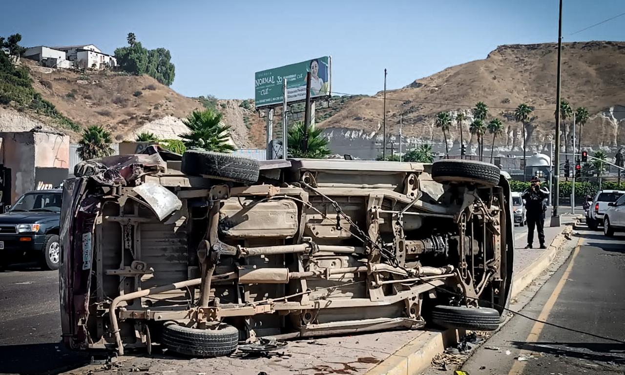 Chocan conductores tras presunta riña: Tijuana