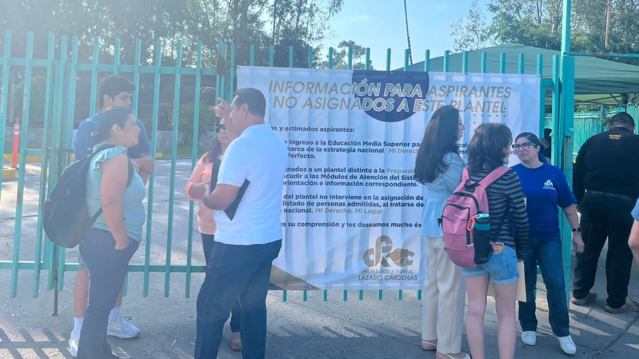 TIJUANA: Padres exigen volver a exámenes de admisión tras quedar sus hijos sin preparatoria