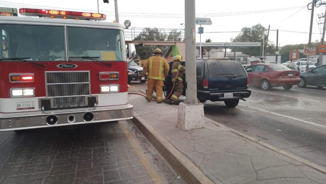 También en Rosarito incendiaron "autos"