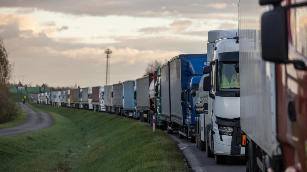 Trailers polacos bloquean cruces fronterizos hacía Ucrania