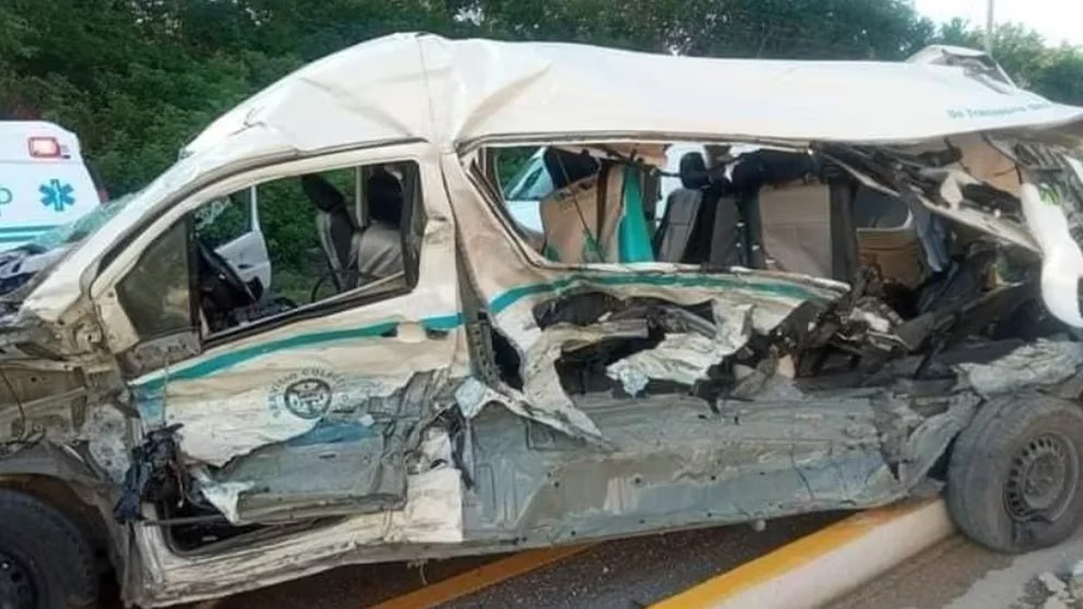 Accidente en carretera a Cancún: 7 muertos y 12 heridos