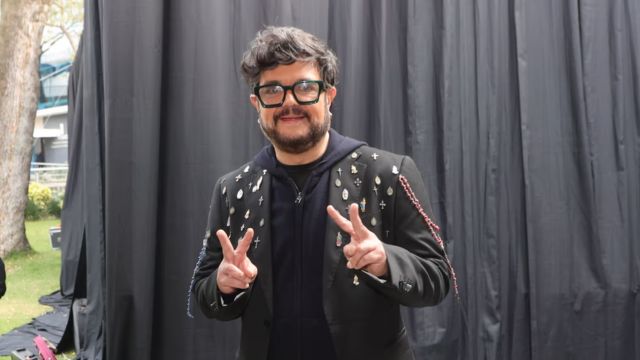 Aleks Syntek responde a críticas tras su presentación en Benito Juárez