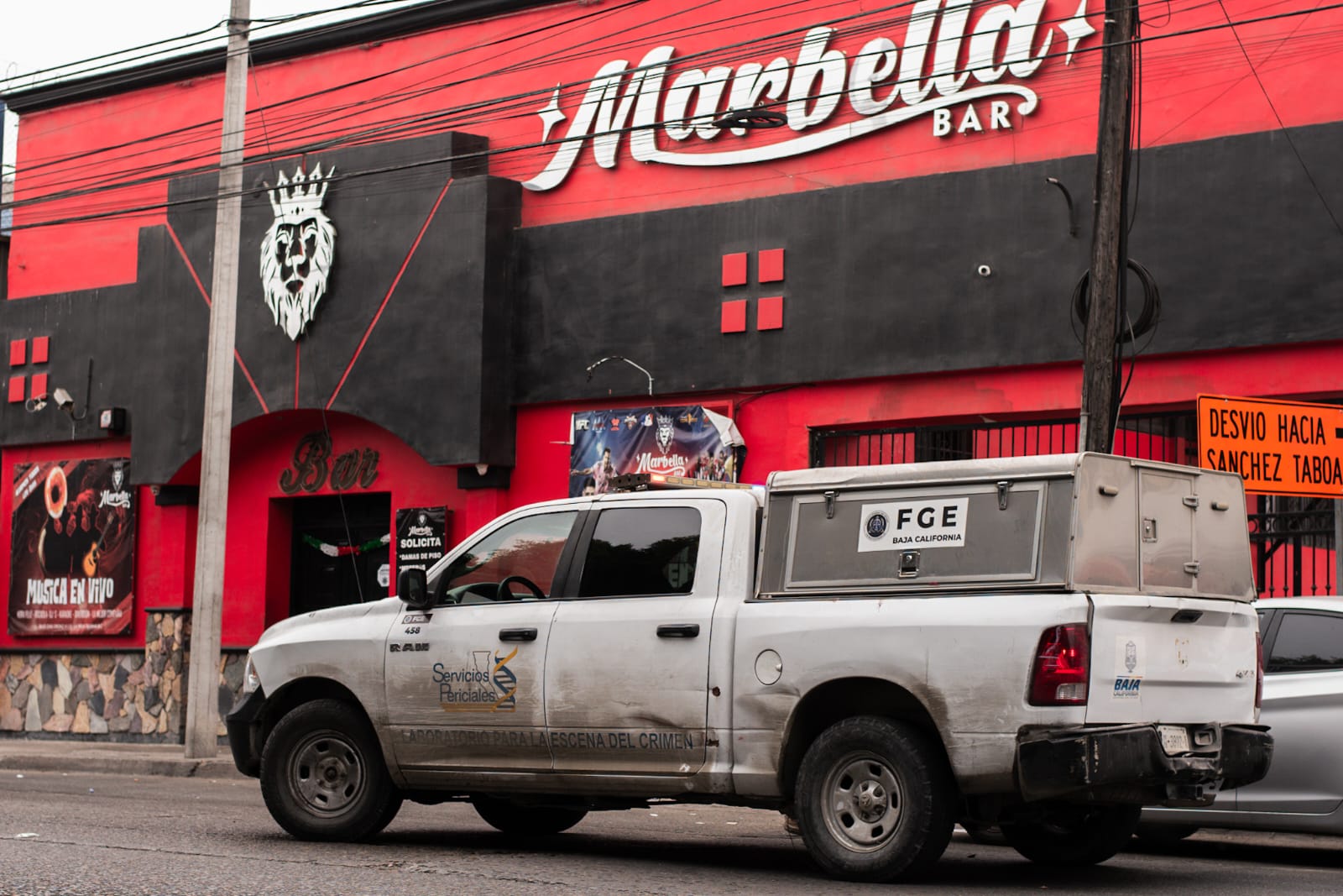 [VIDEO] Balean a guardia de seguridad afuera del Bar Marbella