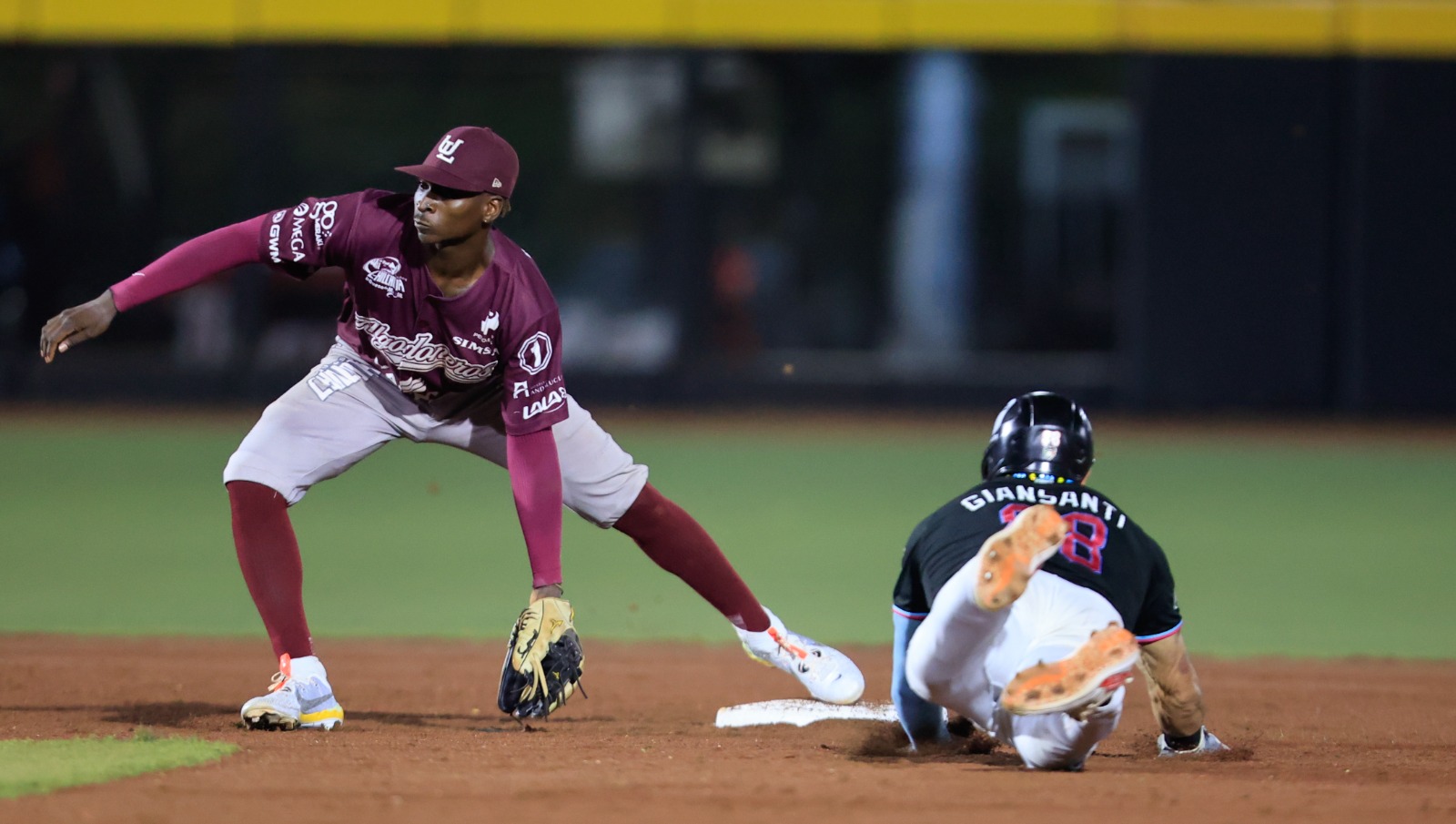 Toros cae en duelo cerrado y está a uno de perder la serie de playoffs