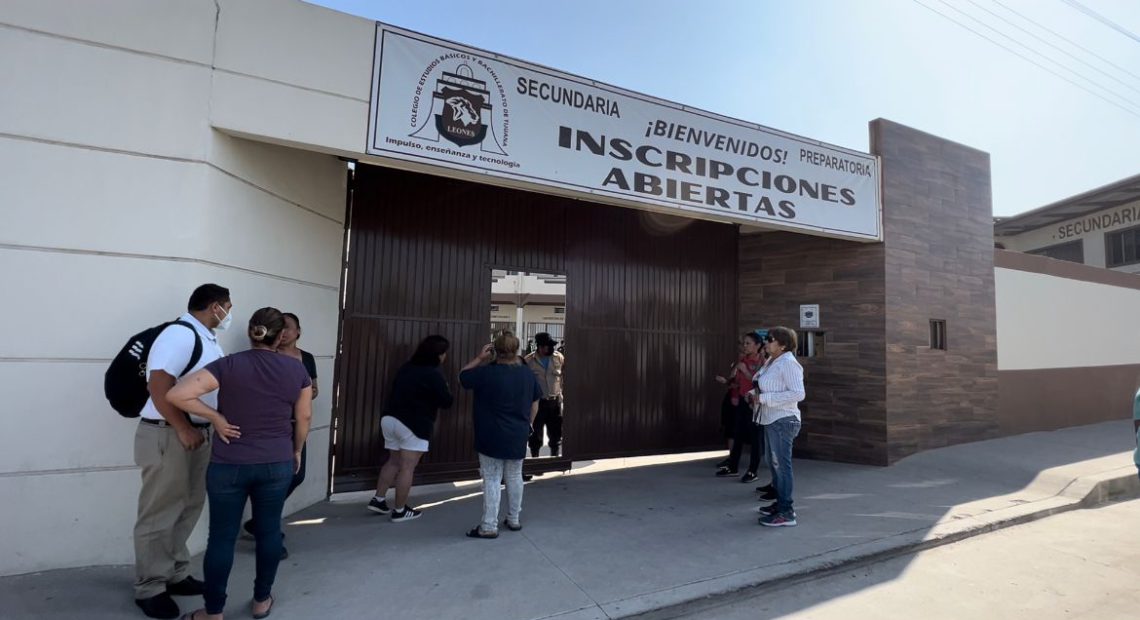 Ex alumno lanza bomba molotov a preparatoria en Tijuana