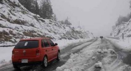 El tramo de la carretera de Puerto San Luis, Agua Prieta – Janos, se encuentra en Alerta Meteorológica, por la caída de agua nieve que se registra en la entidad, dio a conocer la Guardia Nacional a través de Protección Civil.