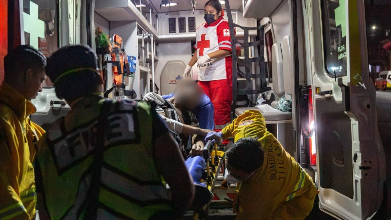 Hombre sobrevive a presunta sobredosis en tienda de abarrotes de Tijuana