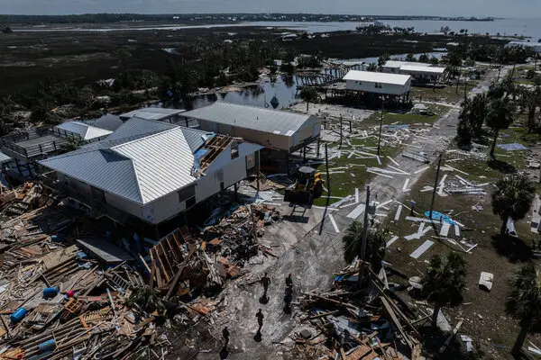 Devastación por el huracán Helene