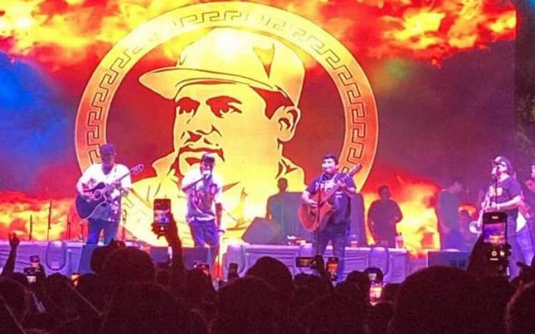 Proyectan imagen del “Chapo” en fiestas del Ayuntamiento de Culiacán