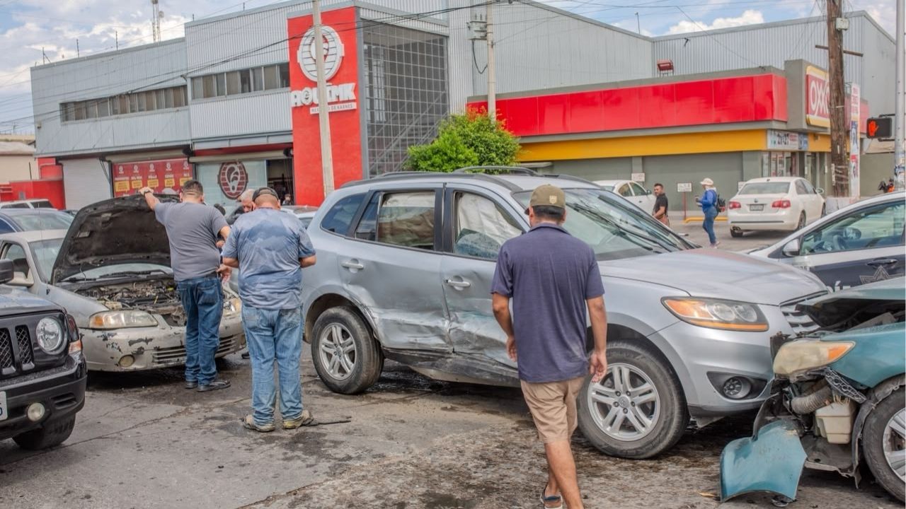 Carambola en el Héctor Terán Terán deja cuatro vehículos dañados