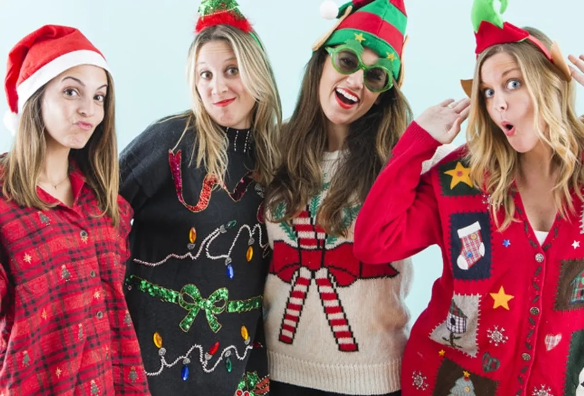 Ugly Sweaters: La tendencia divertida de los suéteres feos para parejas