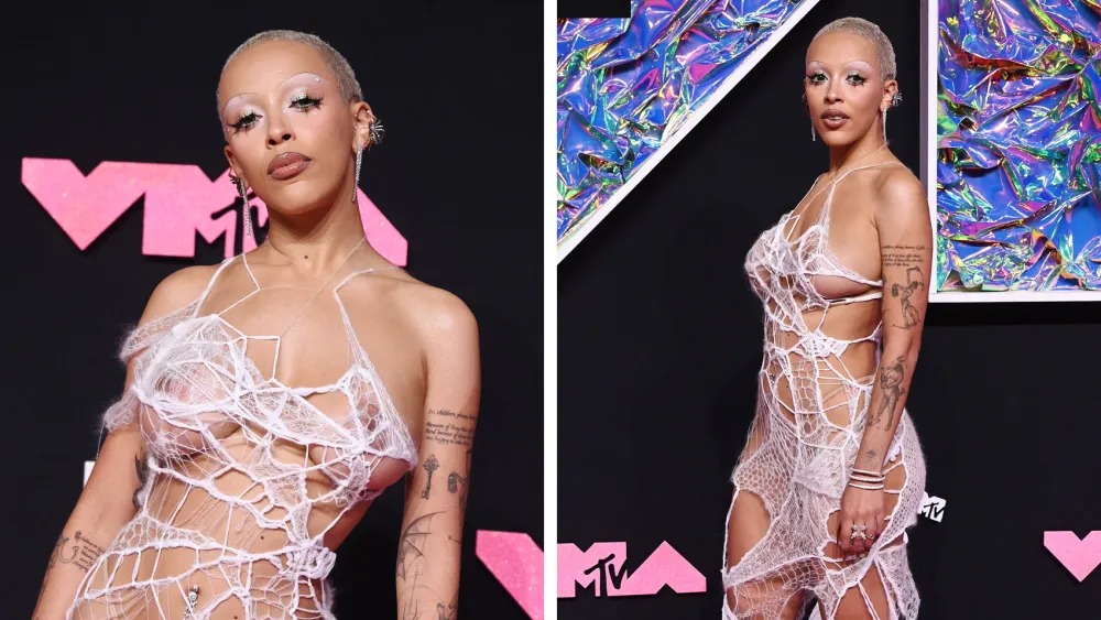 Deslumbra Doja Cat con original vestido en los MTV awards