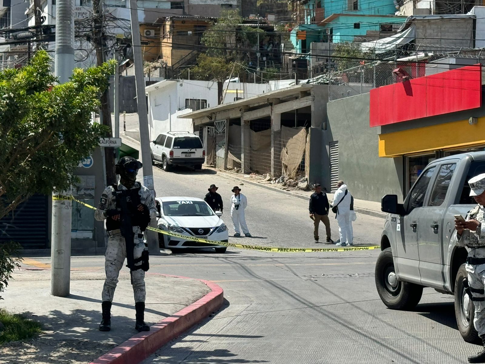 Asesinan a chofer de taxi en Col. Camino Verde