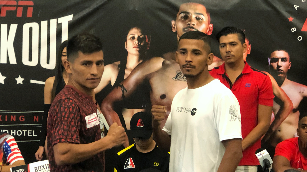 Pelea estelar: Sebastián “Charrito” Gómez (14-9-0, 11KOs) vs Ángel “Diablito” Ramos (der.) (28-1-2, 18KOs). (Foto: BAJANEWS.MX)