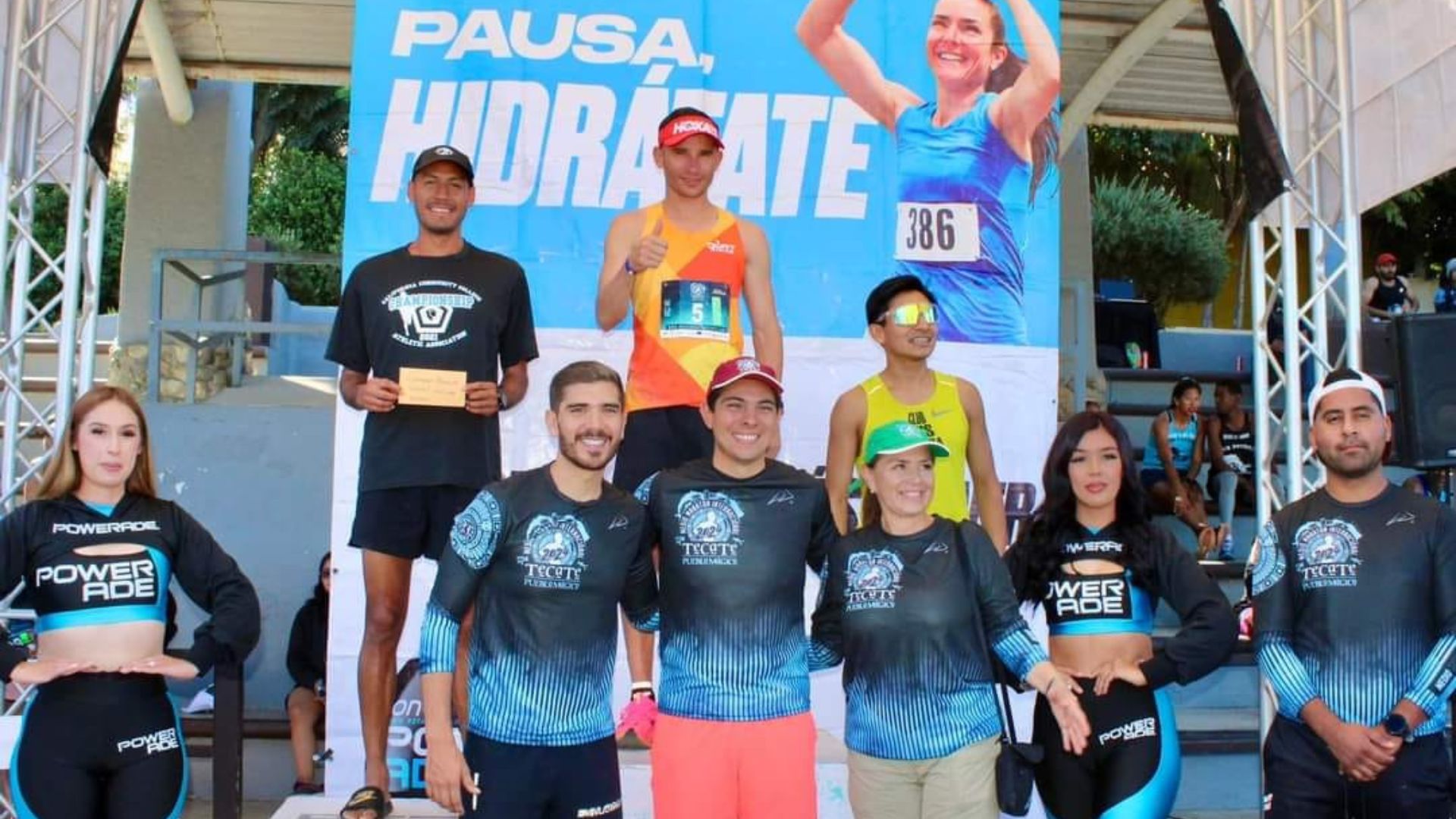 Participan 3 mil corredores en Medio Maratón de Tecate