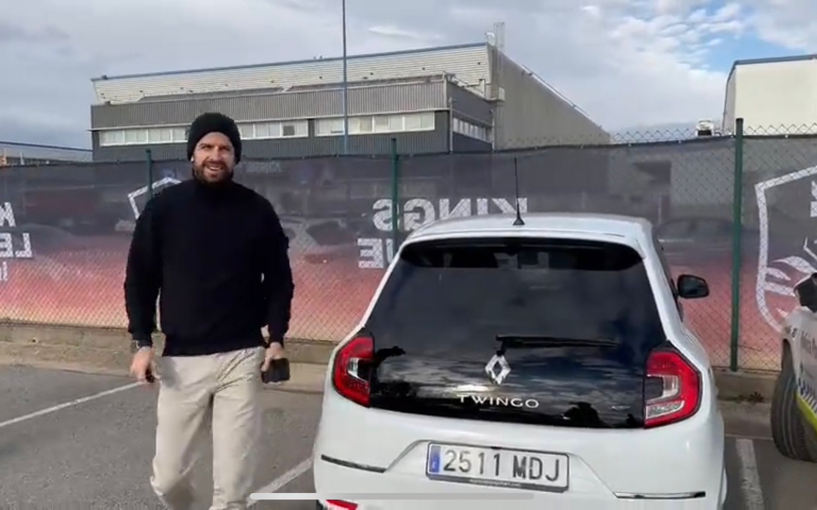 Captan a Piqué llegando a la Kings League en un Twingo