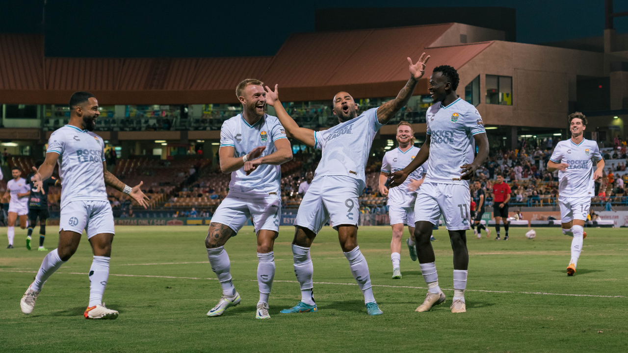 Kyle Vassell celebra su gol apenas a los 16 segundos de iniciar el partido. (Foto: Cortesía San Diego Loyal SC)