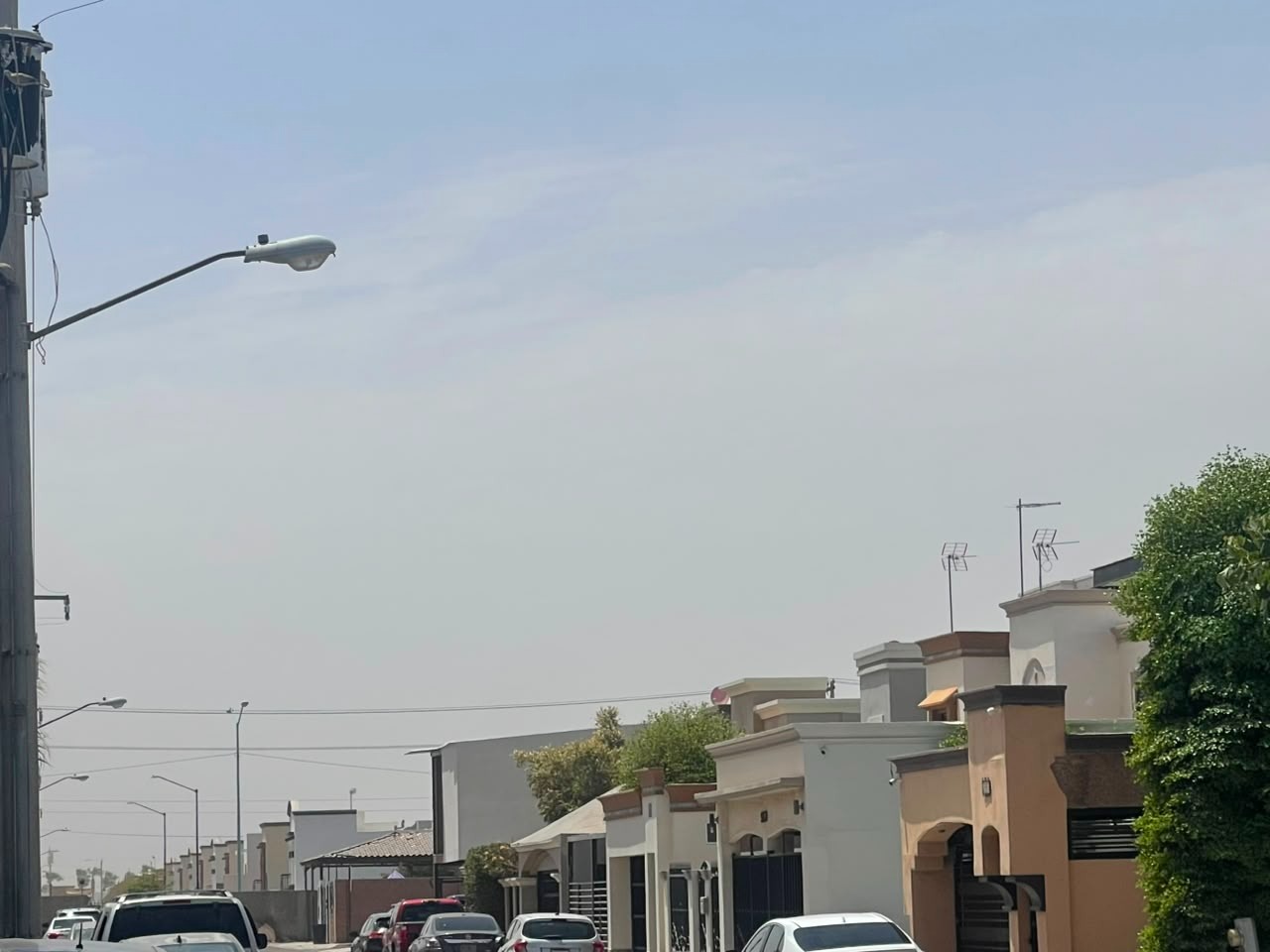 Intensa tolvanera cubre el sur de Mexicali