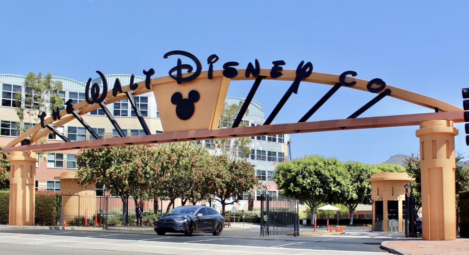 Disney recorta cientos de empleos en Recursos Humanos y Tecnología