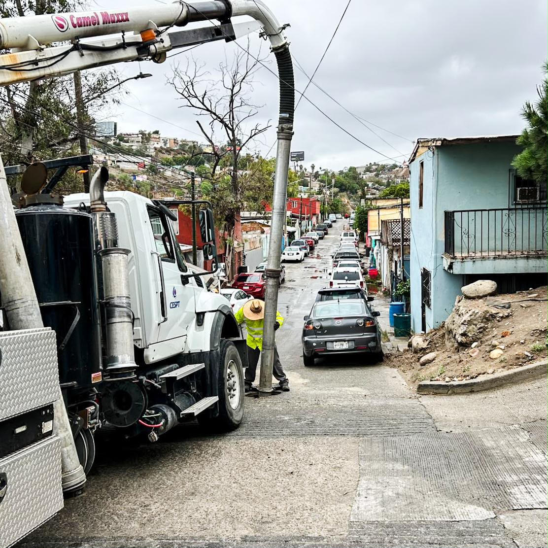 CESPT despliega brigadas para atender afectaciones por lluvias en Tijuana y Rosarito