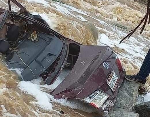 Sigue desaparecida mujer de Tecate arrastrada por un arroyo