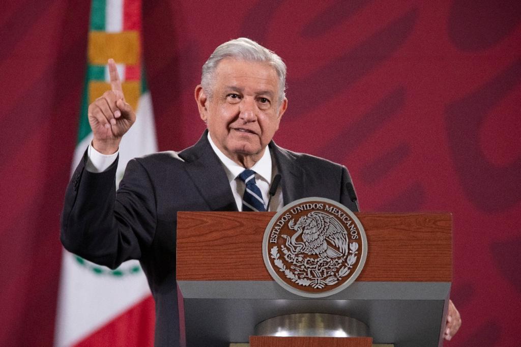 AMLO lanza críticas contra Xóchitl Gálvez: "Trabaja con Fox”