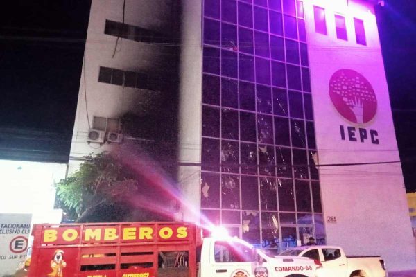 Incendian instalaciones del IEPC en Chiapas