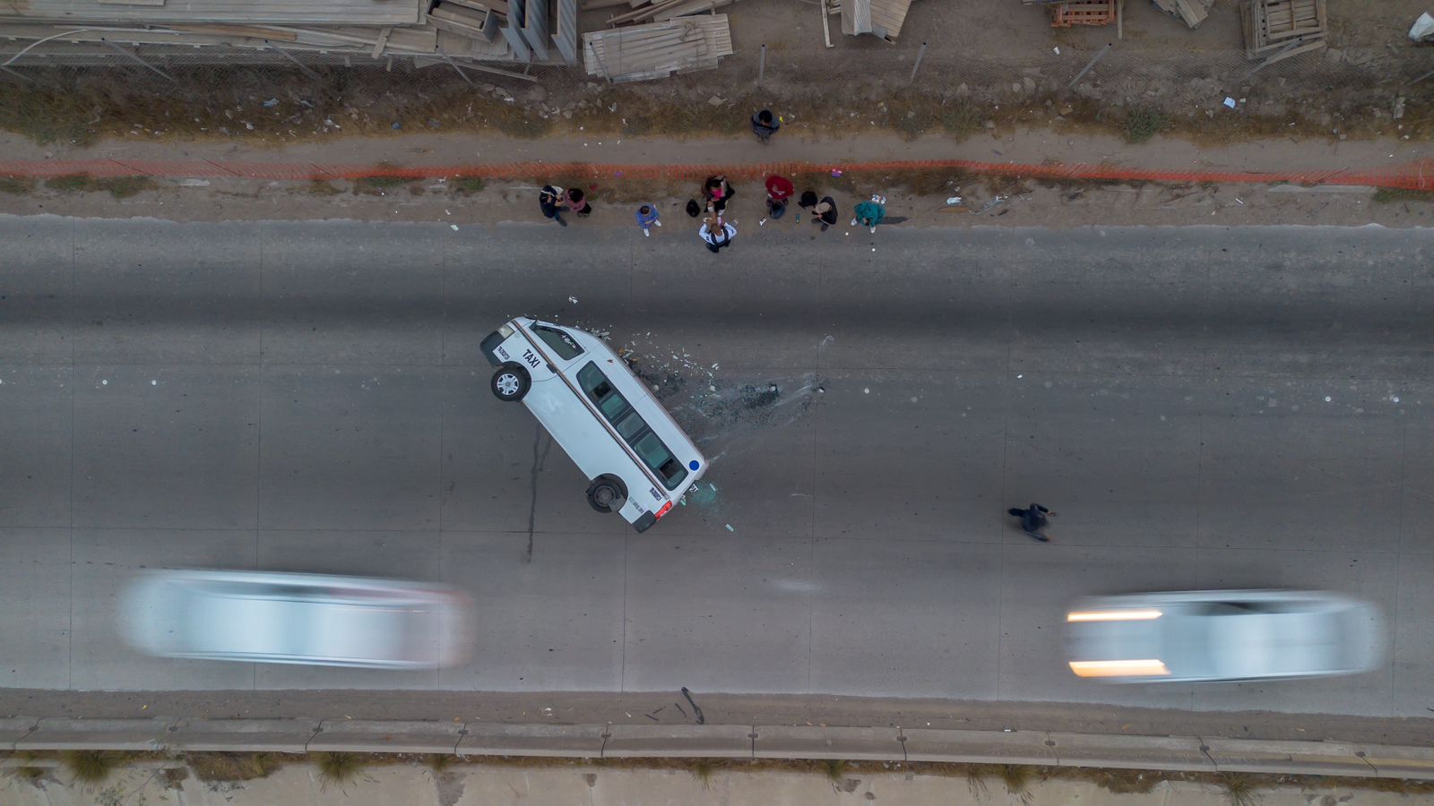 Se vuelca taxi de ruta en la Vía Rápida Alamar: Dos lesionados