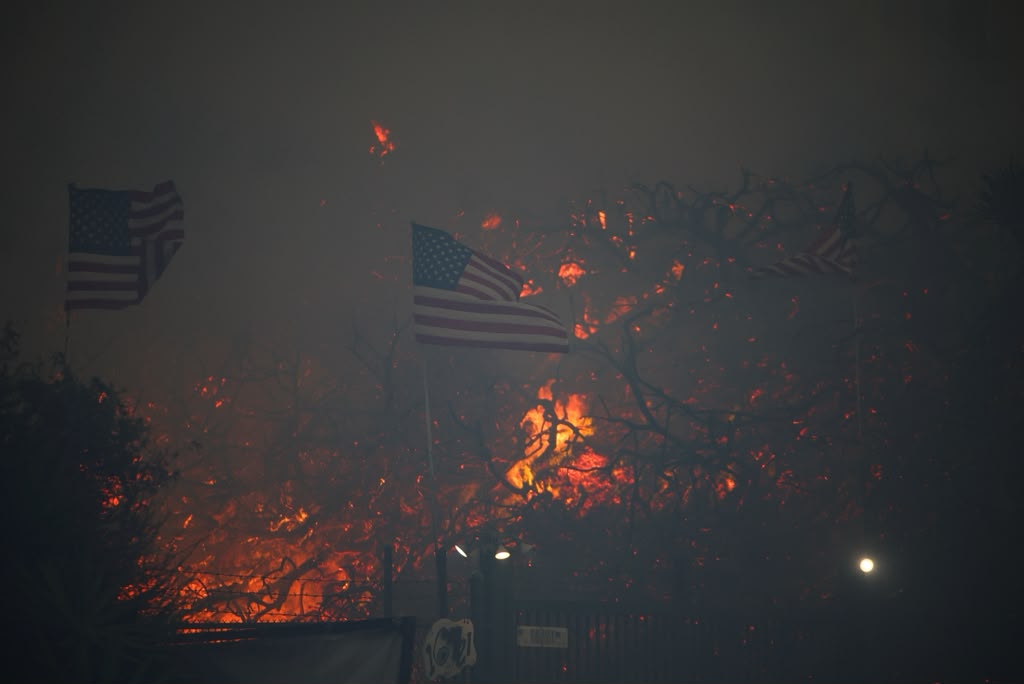Alertan por vientos de Santa Ana en San Diego ante riesgo de incendios