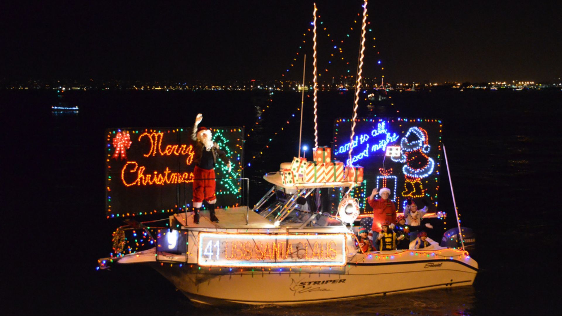 Preparan desfile navideño en costas de San Diego