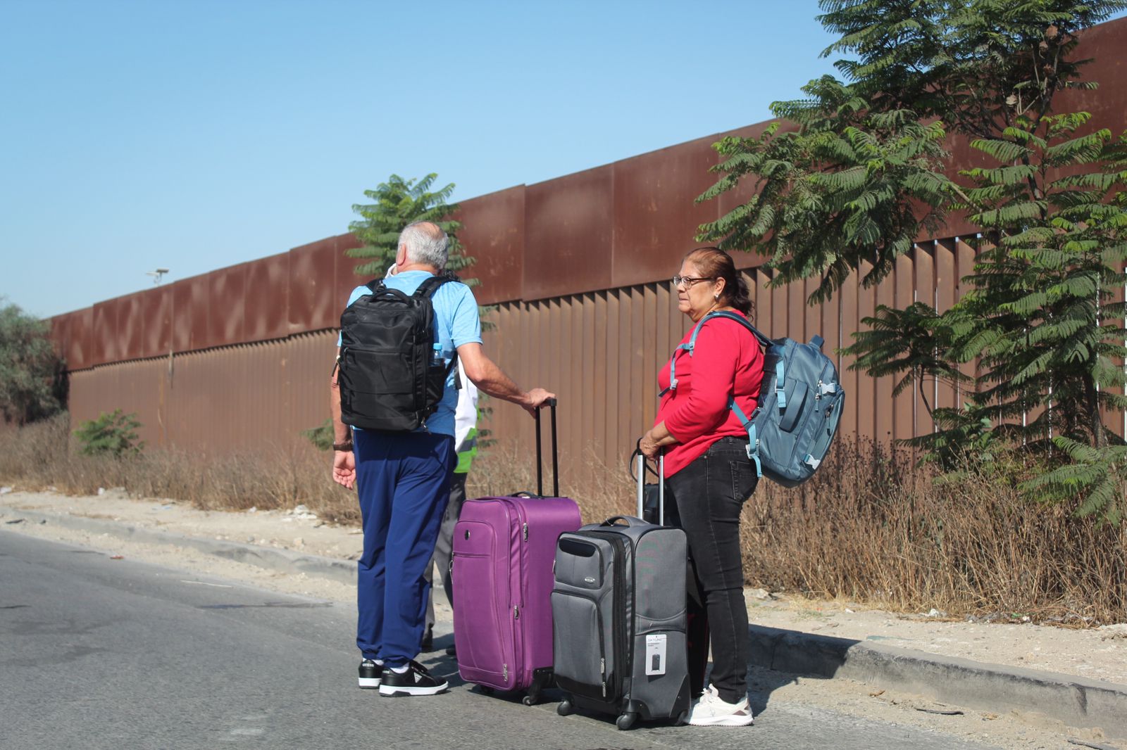 Pagan hasta $600 para poder llegar al aeropuerto de Tijuana