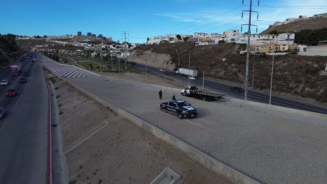 [VIDEO] Patrulla utiliza la rampa de frenado: Tijuana