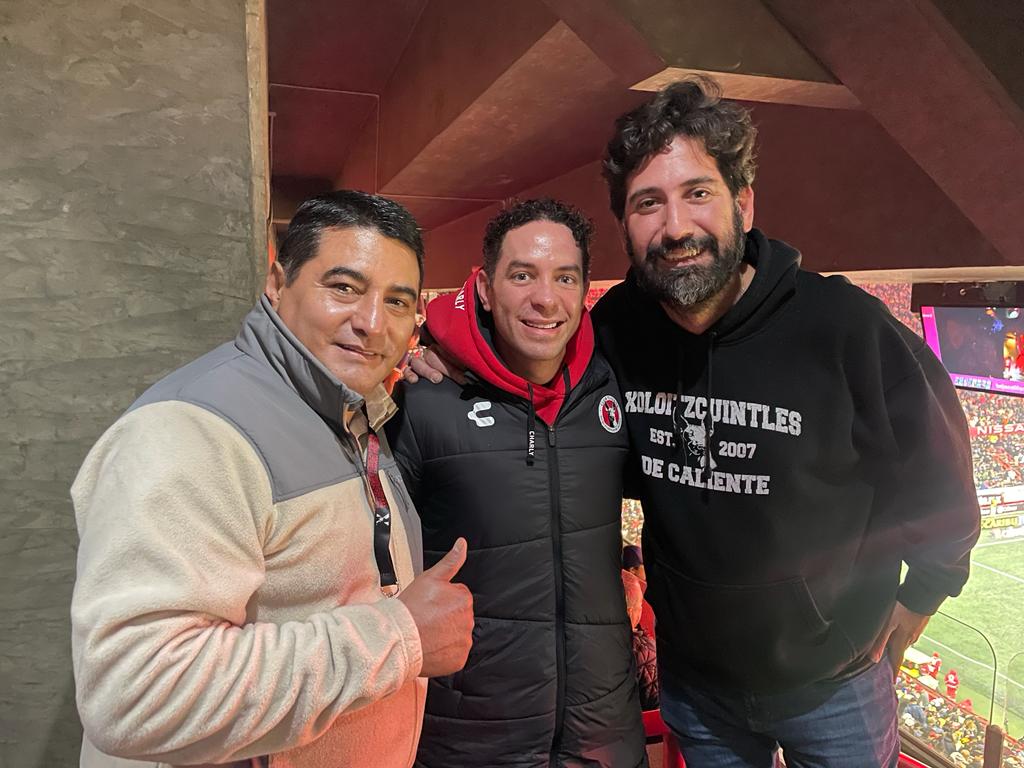 Visita Erik Morales Estadio Caliente