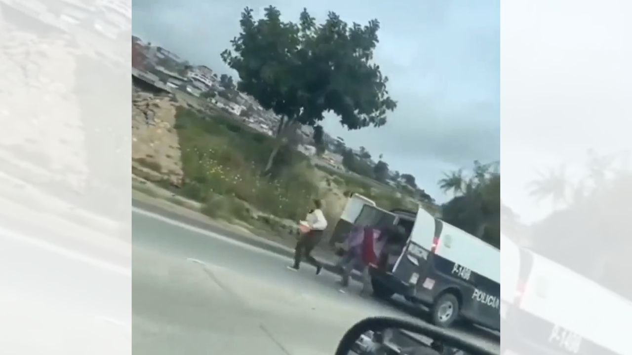 [VÍDEO] “¡Patitas pa´ qué las quiero!” Escapan detenidos de policía municipal: Tijuana