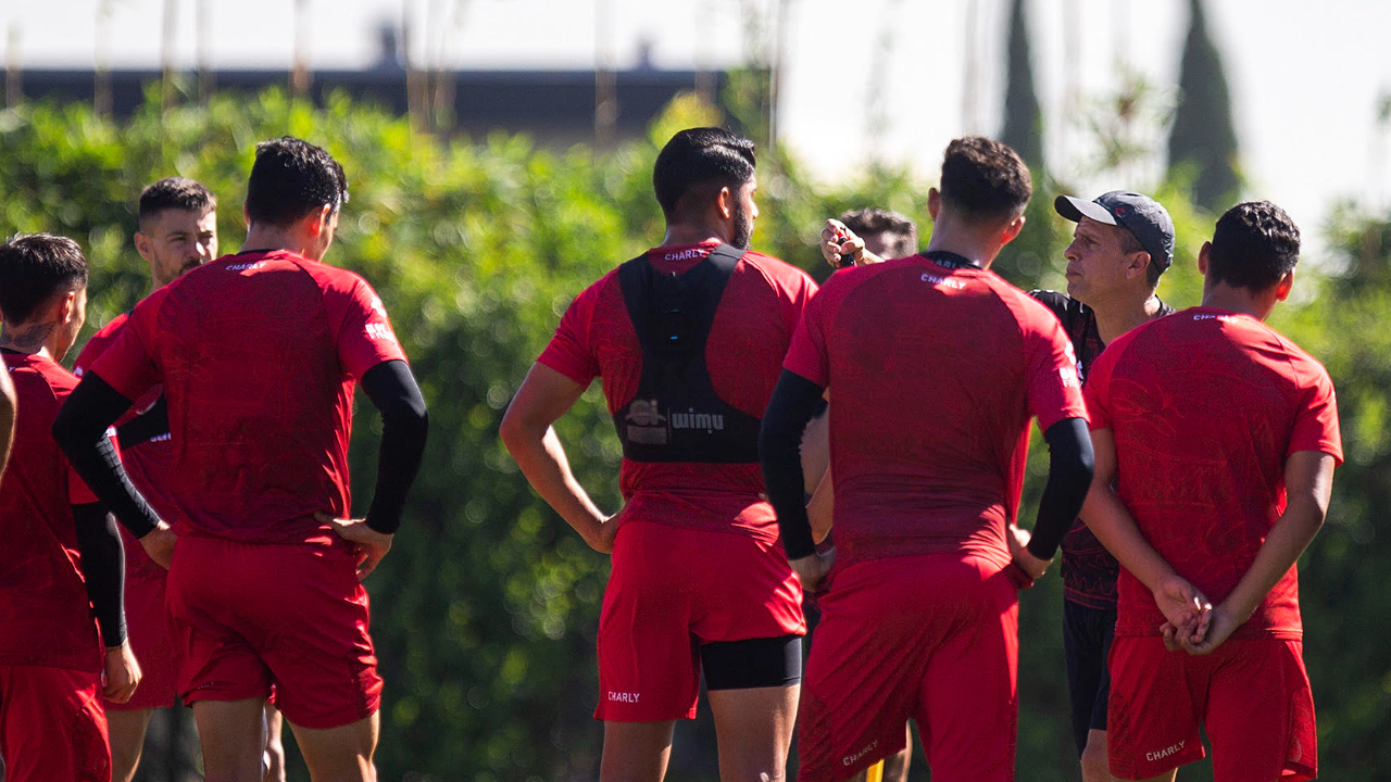 Ricardo Valiño no ha encontrado la brújula en Tijuana. Desde su llegada tiene 4PG-6E-9P en 19 partidos dirigidos. (Foto: Cortesía Club Tijuana).