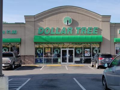 Vehículo choca contra tienda Dollar Tree en San Ysidro, California