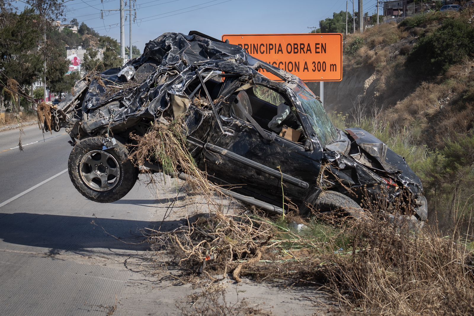 [VIDEO] Cae a un barranco por conducir en estado de ebriedad: Tijuana