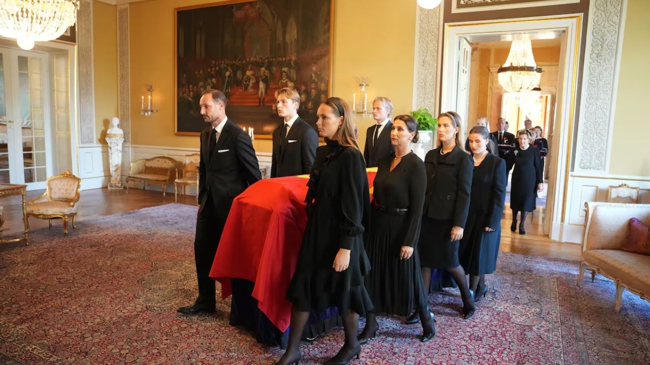 Harald V recibe último adiós en el Palacio Real de Oslo