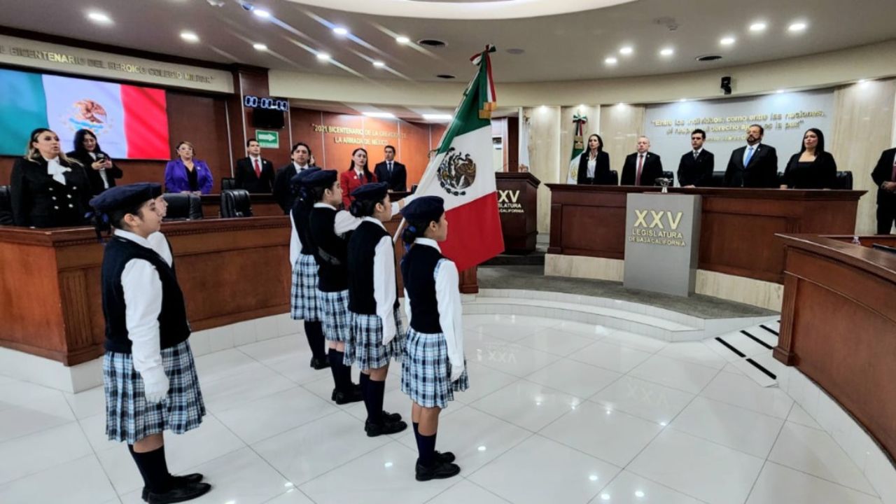 Congreso de Baja California conmemora 73 años de su Constitución