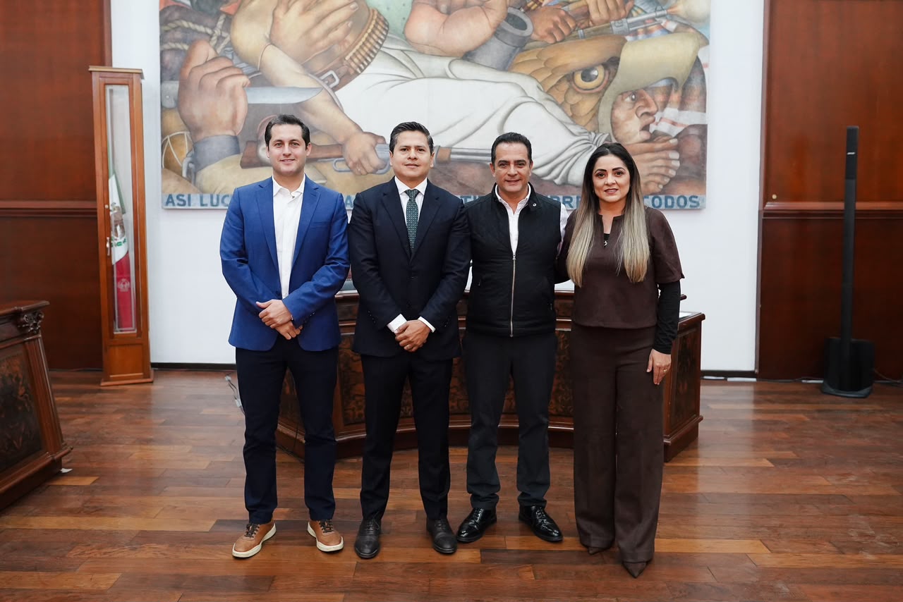Promete Adrián Chaparro atención directa a comunidades rurales de Durango