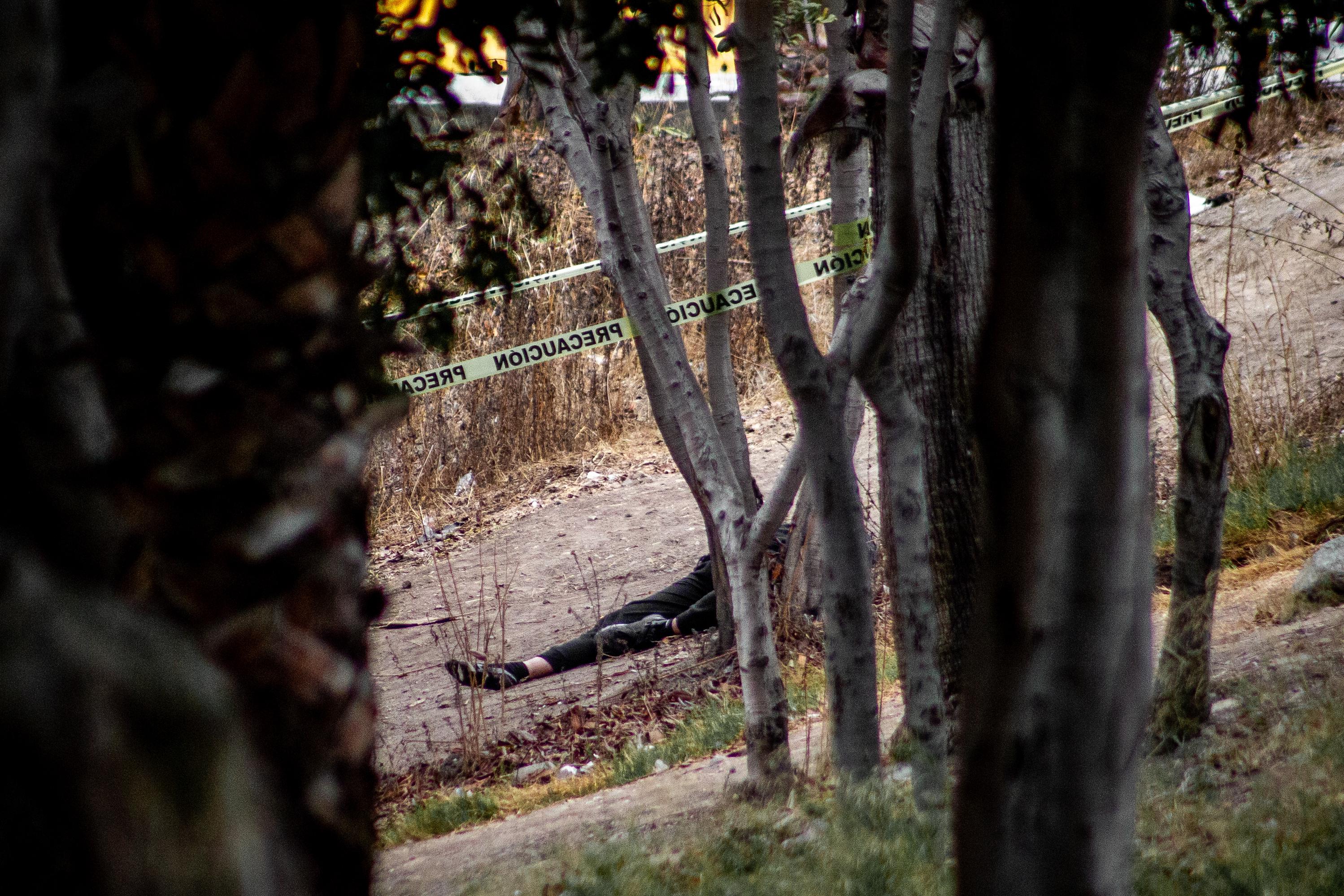 [VIDEO] Body with signs of violence found in planter at the San Ysidro Border Crossing