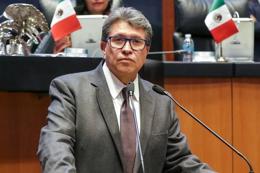 Ricardo Monreal regresa al senado