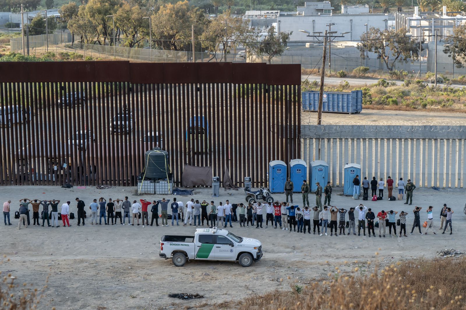 [VIDEO] Continúan cruces irregulares por el muro fronterizo: Tijuana