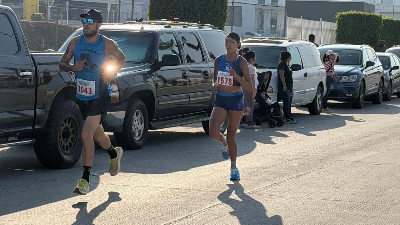 Daniel Valdez y Vianney Santaclara conquistan la carrera de 5 kilómetros de El Florido