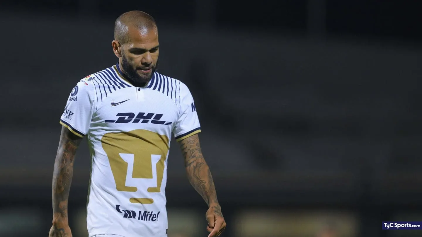 ¡Insólito! Pumas le pide perdón a Dani Alves